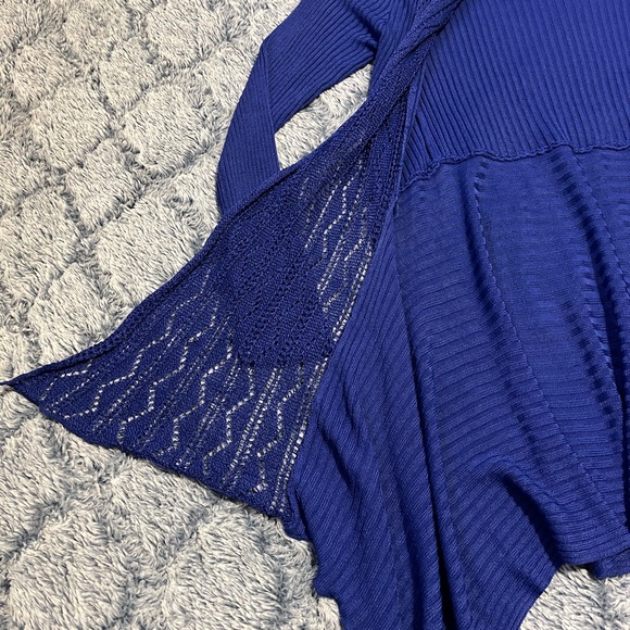 Electric Blue Lace Sweater XL - Picture 3 of 7